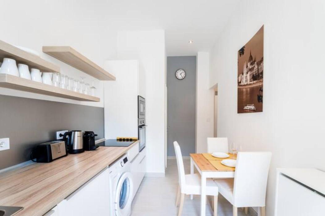 Hi-Bp Sunny Home Apartments In The Heart Of Budapest Kültér fotó