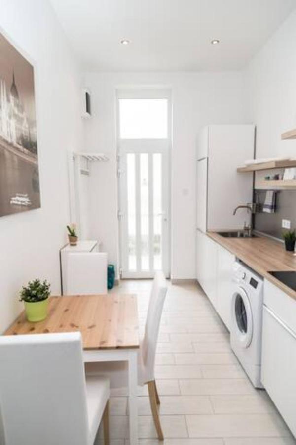 Hi-Bp Sunny Home Apartments In The Heart Of Budapest Kültér fotó